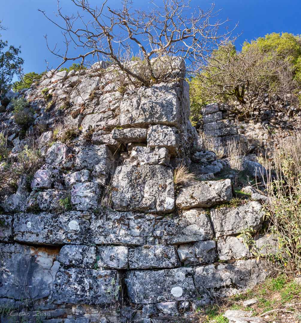 Kastraki ancient acropolis gate ruins